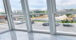 Панорамное остекление балкона Мончегорск цена от 11 тыс. руб. м/п.